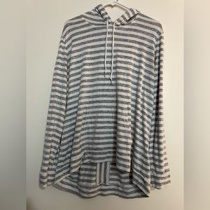 Brand: Market & Spruce— Size: X-Large— Color: Grey, White